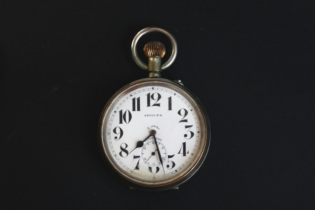 old clock ticking
